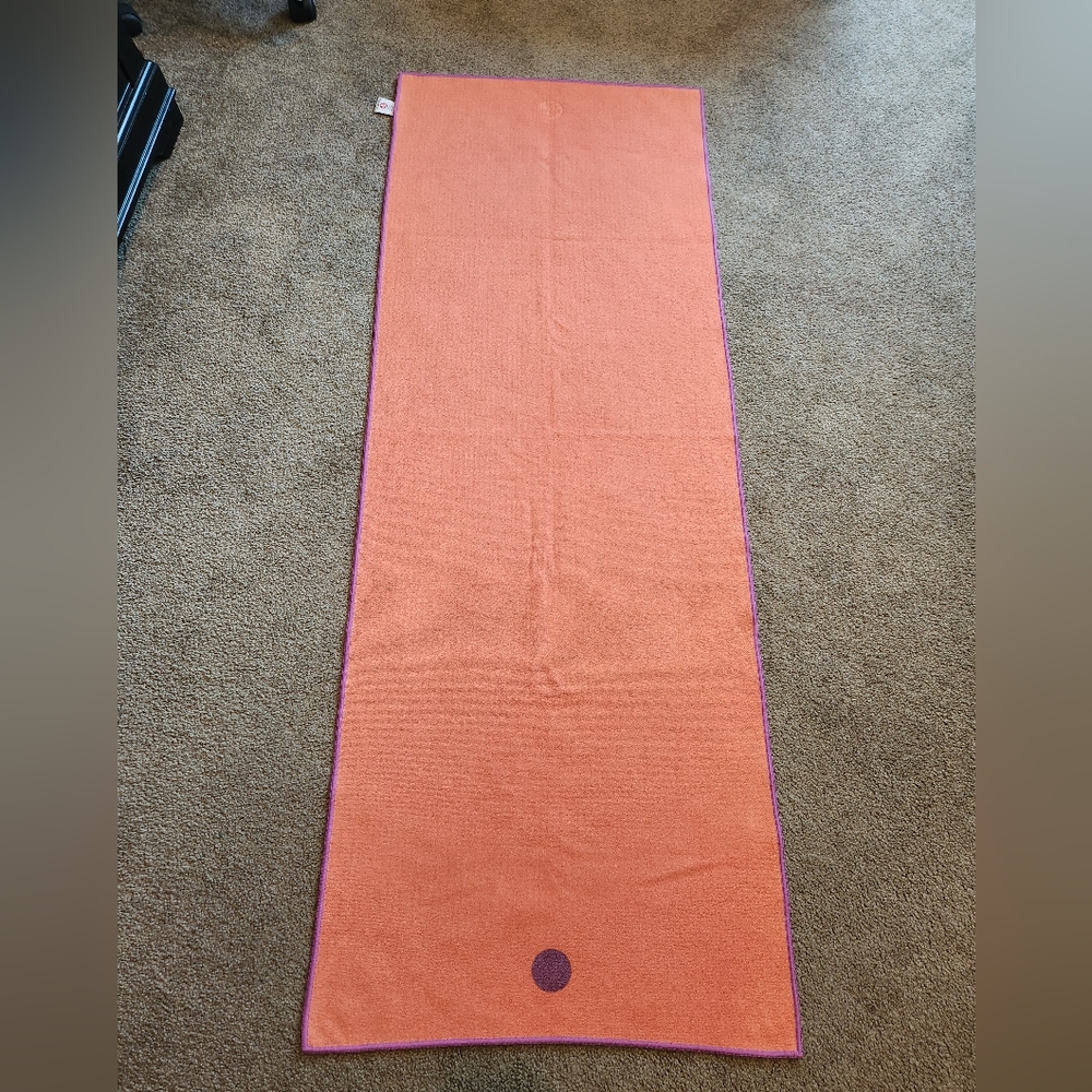 Manduka yogitoes yoga mat towel